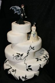 106839-gothic-wedding-cakes-2